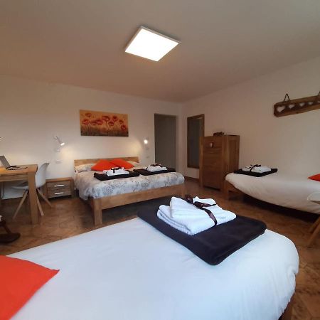 B&B La Casa Di Loretta Paderno Exteriör bild