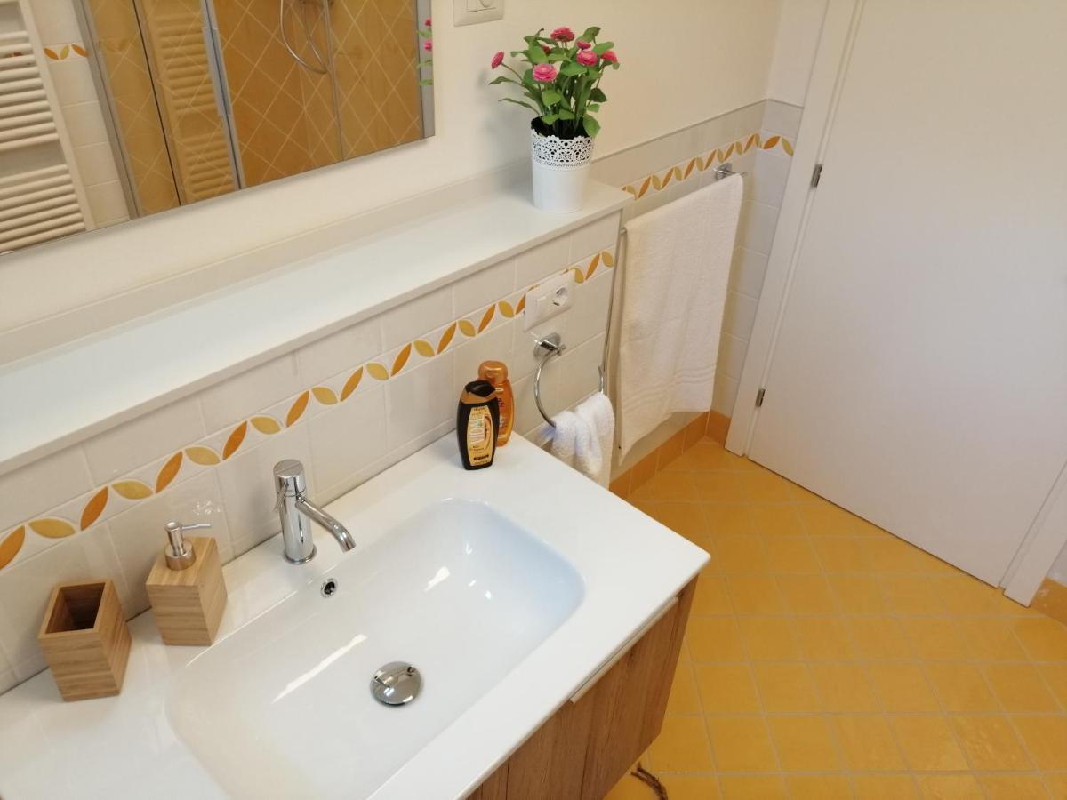 B&B La Casa Di Loretta Paderno Exteriör bild