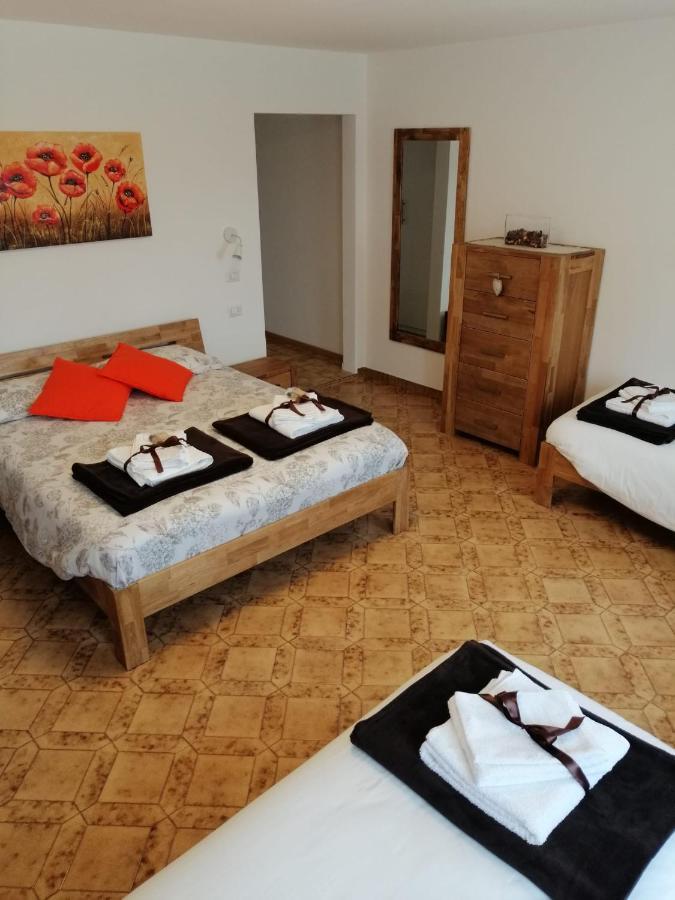 B&B La Casa Di Loretta Paderno Exteriör bild
